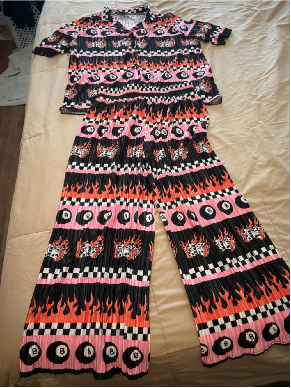 Emy Ave Burnt Toast Pleated Plisse set Size M/L magic 8-Ball Flame Print